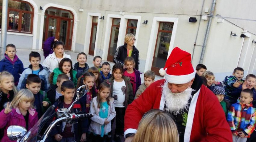 850 477 830 460